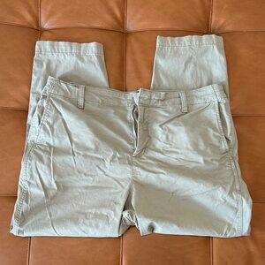 GAP Women's Cropped Pants in Light Tan